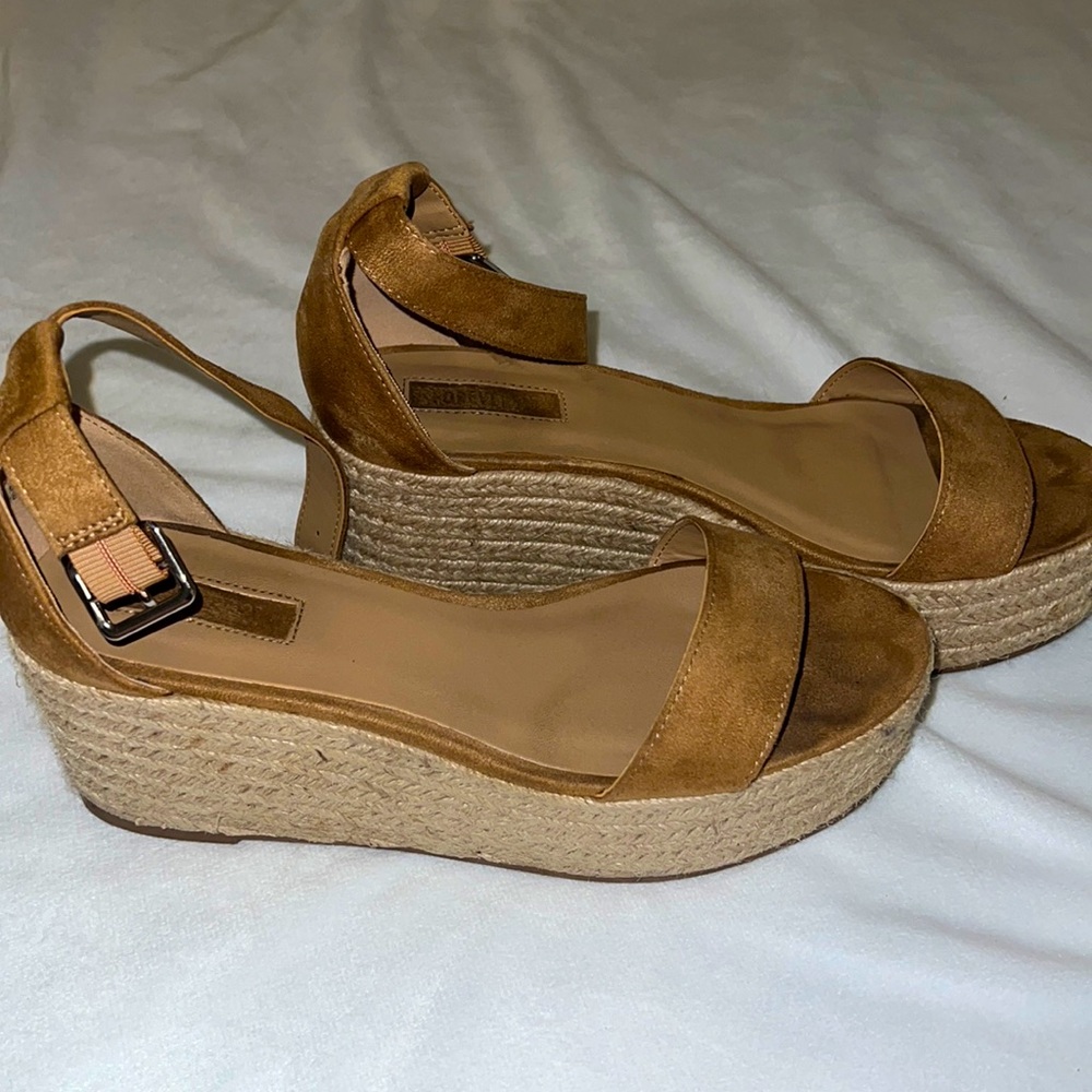 Platform sandals